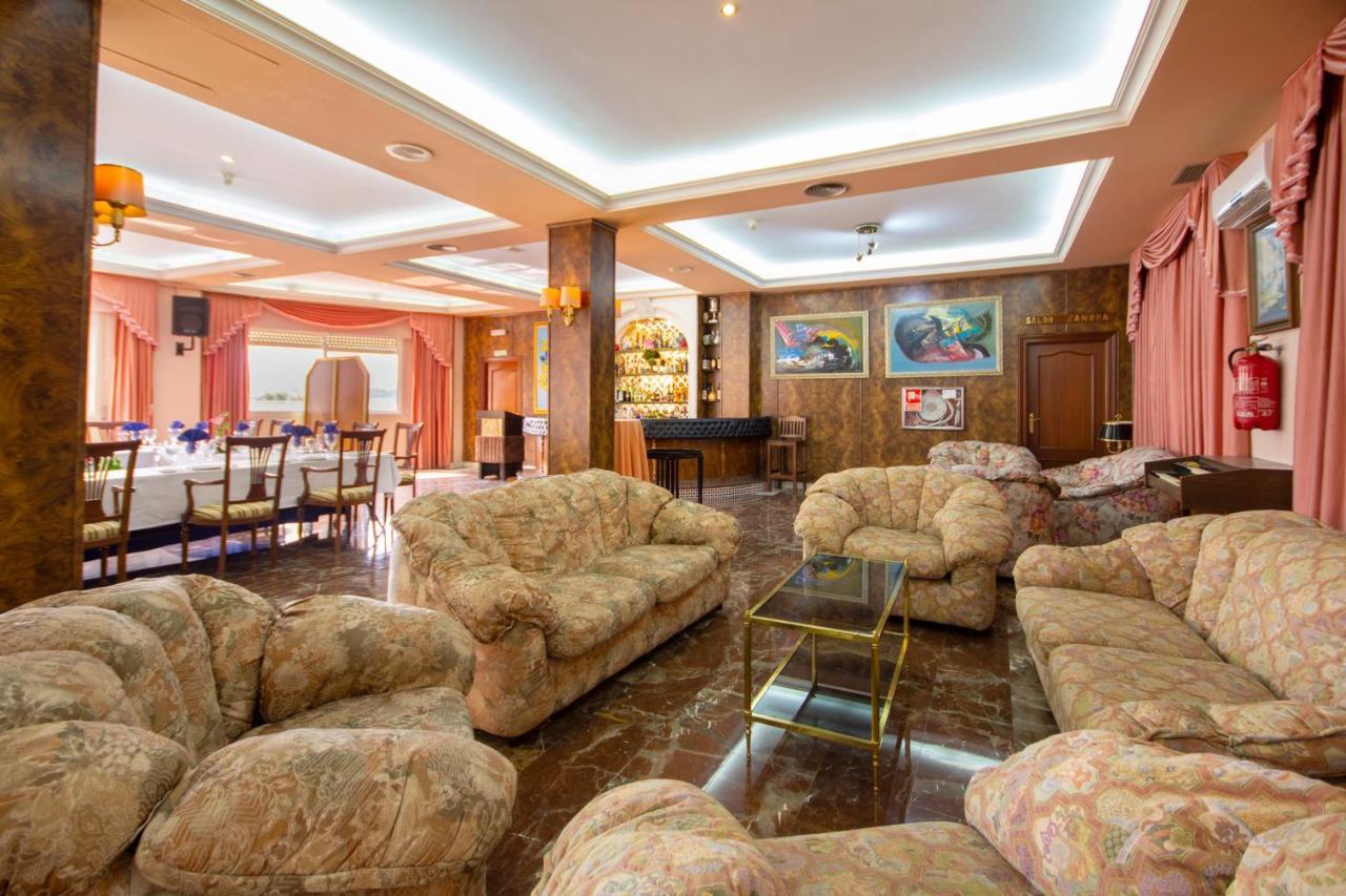 Hotel Hidalgo Martos Eksteriør bilde